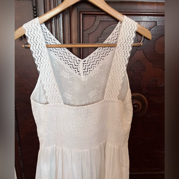 Ruby ‘n’ Style Embroidered Maxi - Picture 5 of 15